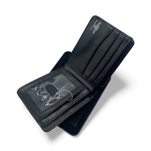 SpongeBob SquarePants Wavy Arms Santa Holiday Pose Bifold Wallet - Picture 4 of 6